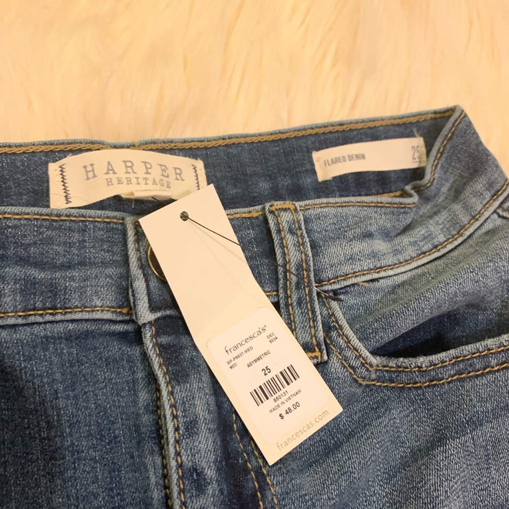 super cute nwt flared jeans!